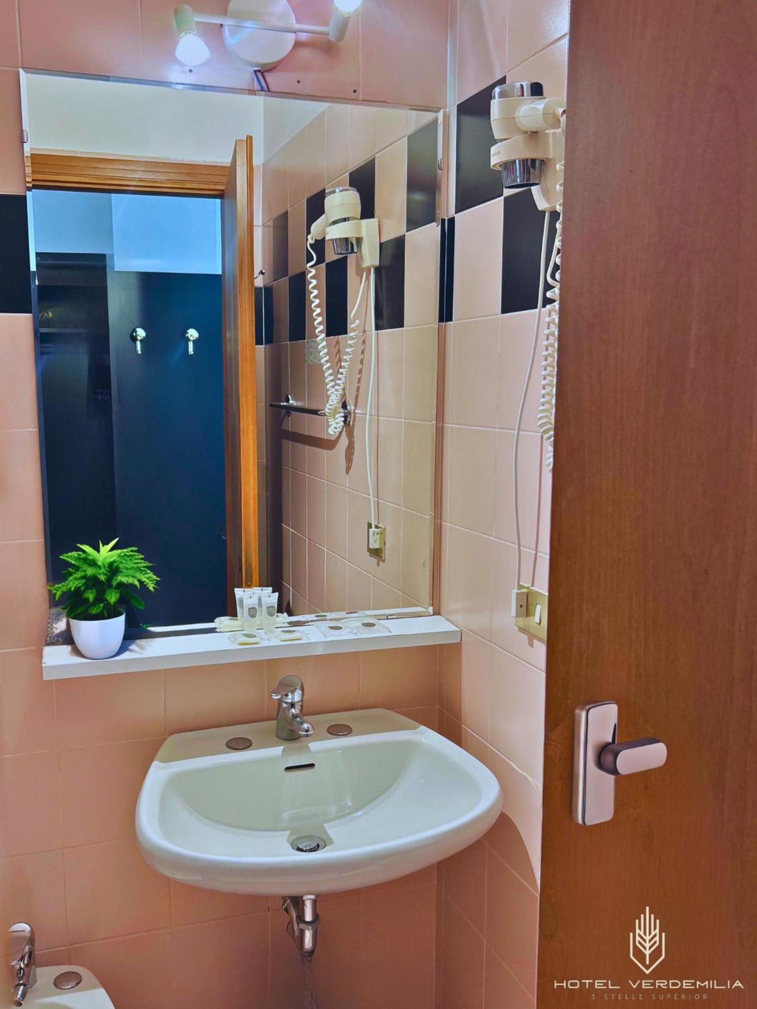 Verdemilia Hotel Anzola dell'Emilia Eksteriør billede