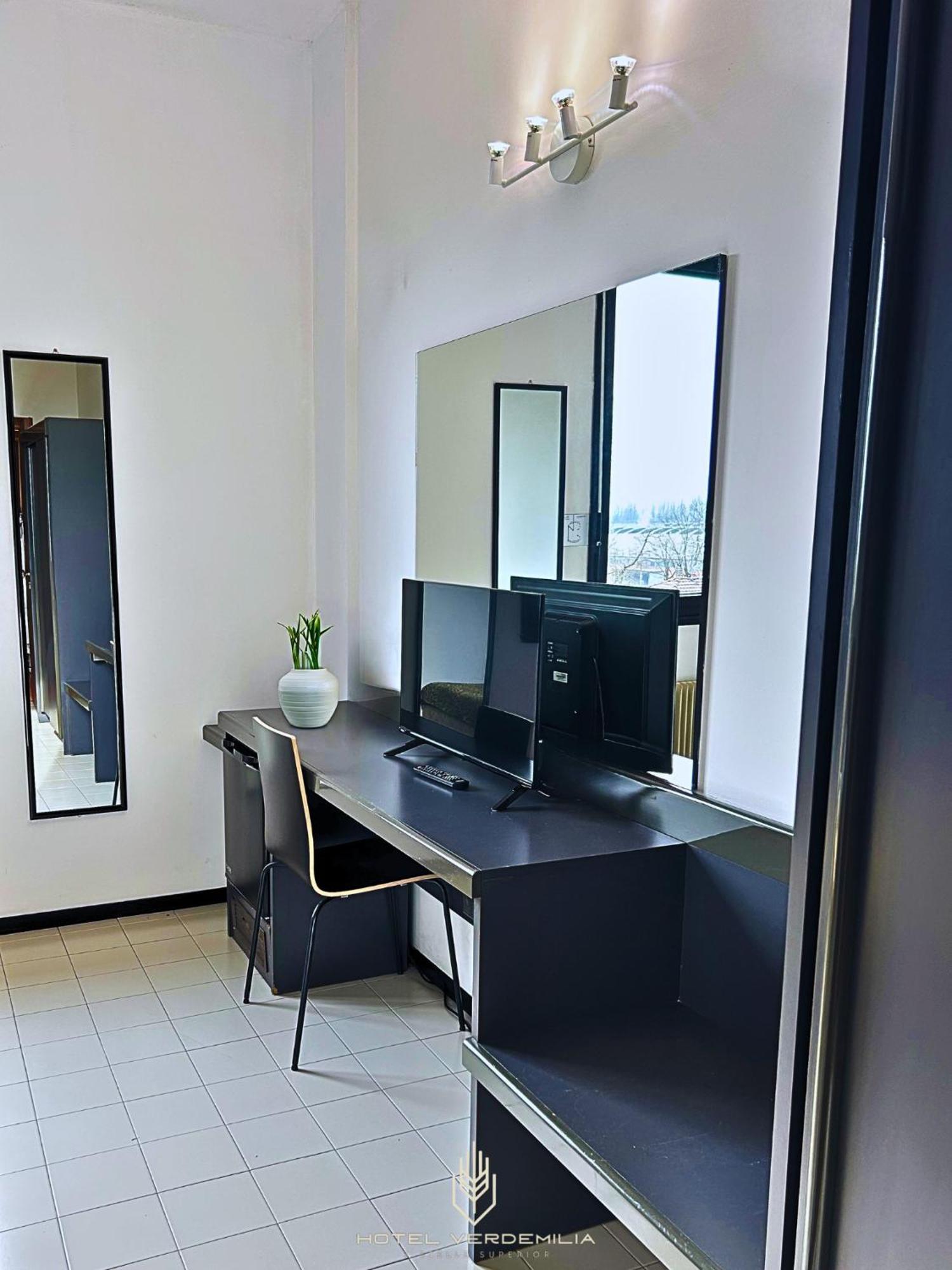 Verdemilia Hotel Anzola dell'Emilia Eksteriør billede